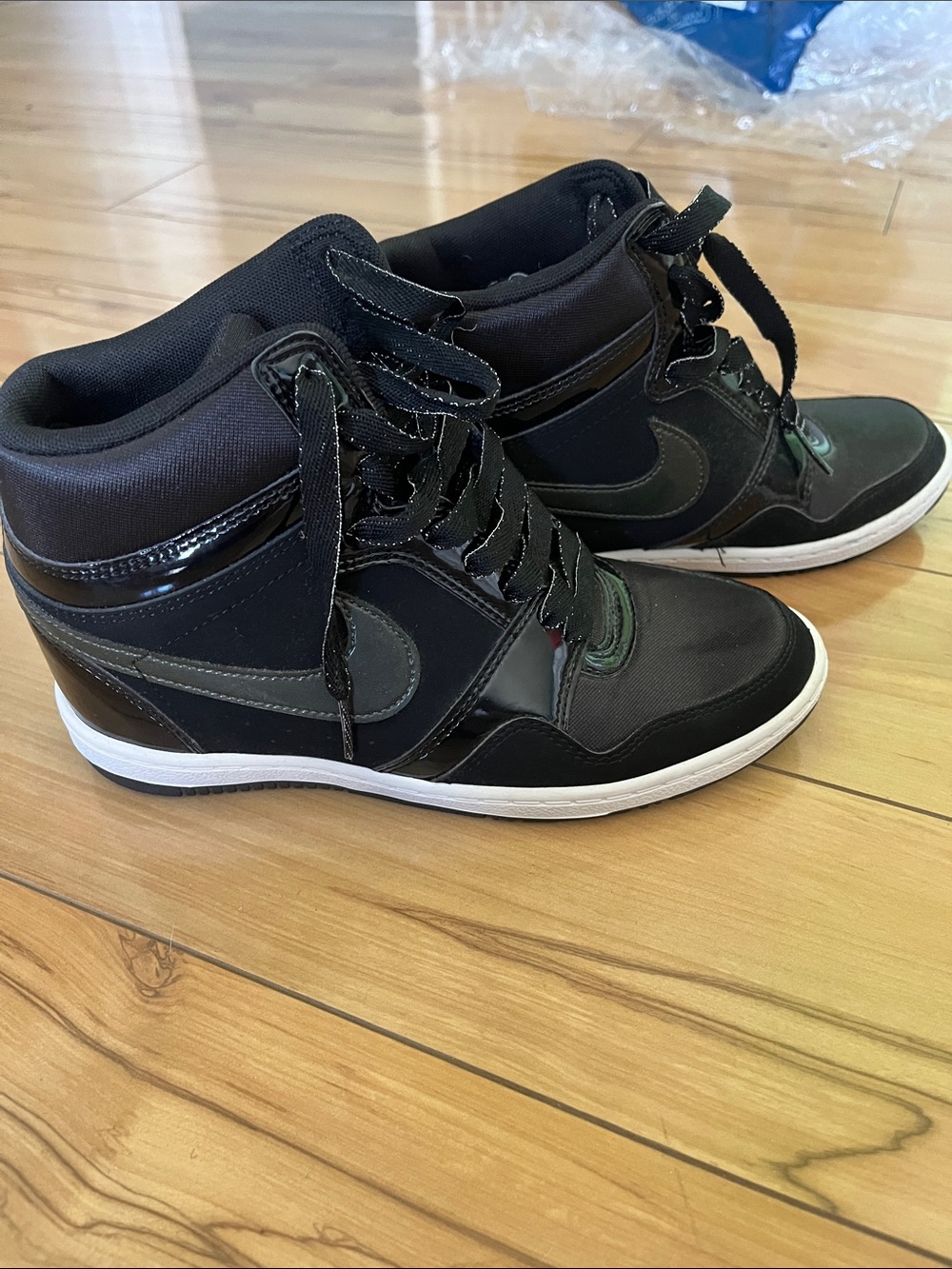 Nike Black and White platform High-Top Sneakers